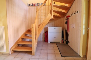 Haus EG - Garderobe und Treppe nach oben